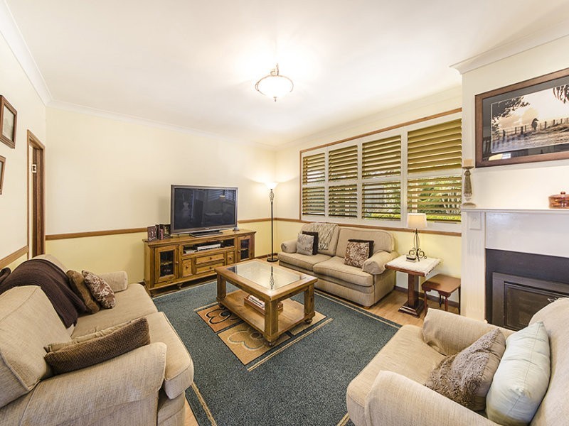 18 Banksdale Drive, Middle Ridge QLD 4350