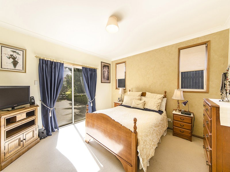 18 Banksdale Drive, Middle Ridge QLD 4350