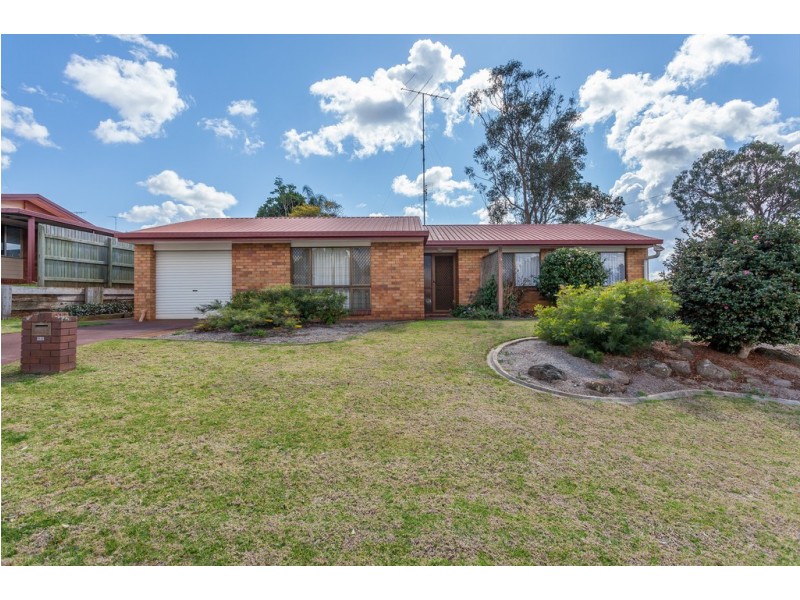 9 Dunemann Street, Kearneys Spring QLD 4350