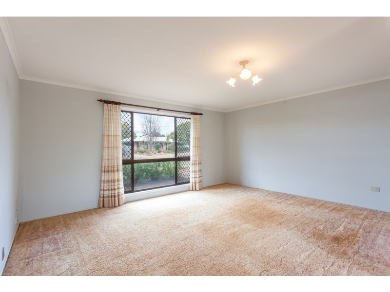 9 Dunemann Street, Kearneys Spring QLD 4350