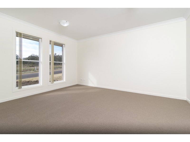 13 Rosella Gardens Drive, Meringandan West QLD 4352