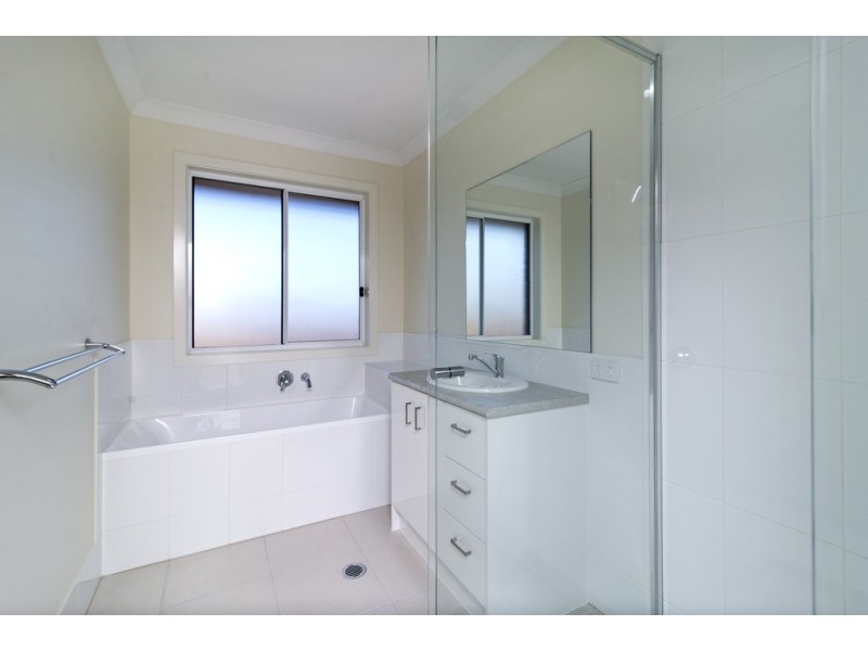 13 Rosella Gardens Drive, Meringandan West QLD 4352