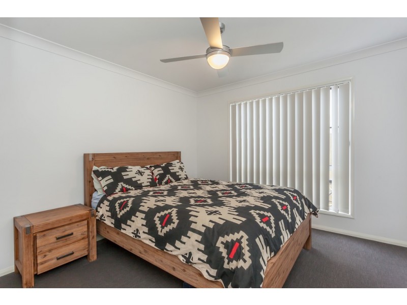 Unit 2/23 Furness Court, Kearneys Spring QLD 4350