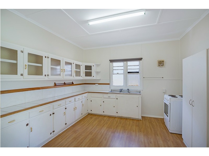 24 Stone Street, Wilsonton QLD 4350