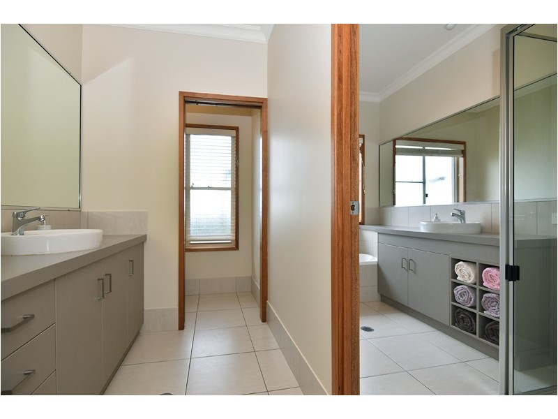 16 Kingfisher Street, Rangeville QLD 4350