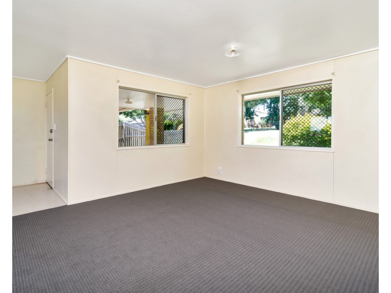 7 Kenora Court, Rockville QLD 4350