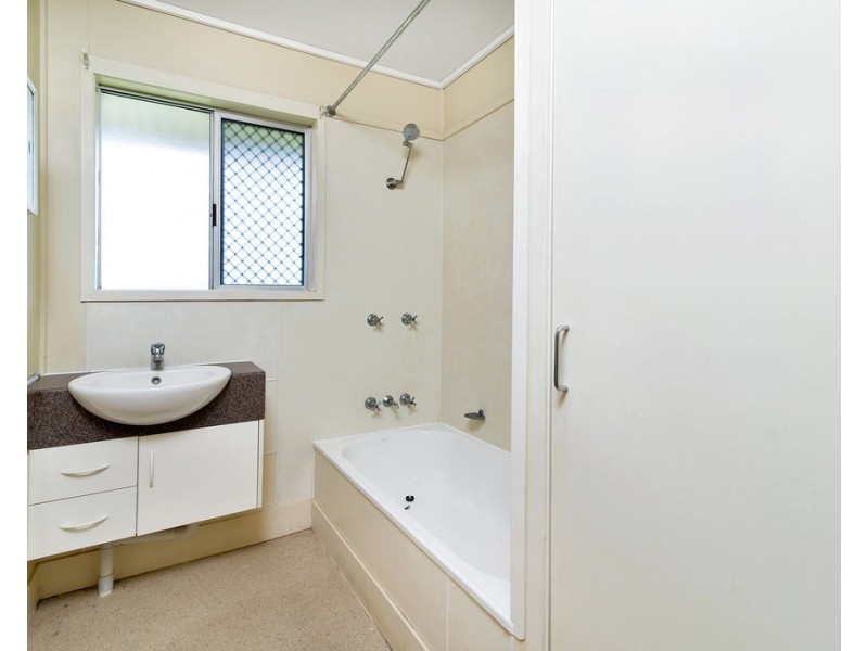 7 Kenora Court, Rockville QLD 4350