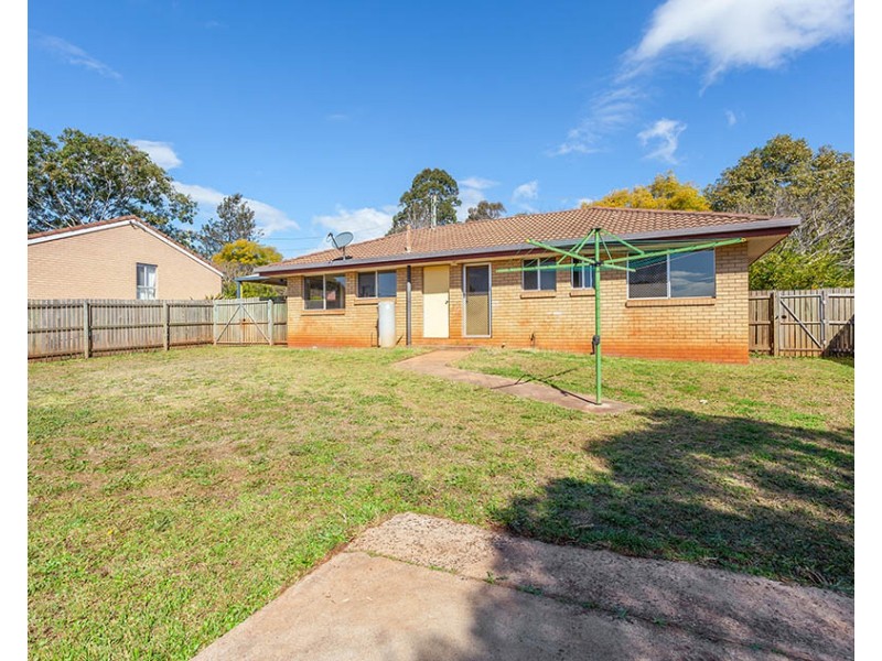 7 Kenora Court, Rockville QLD 4350