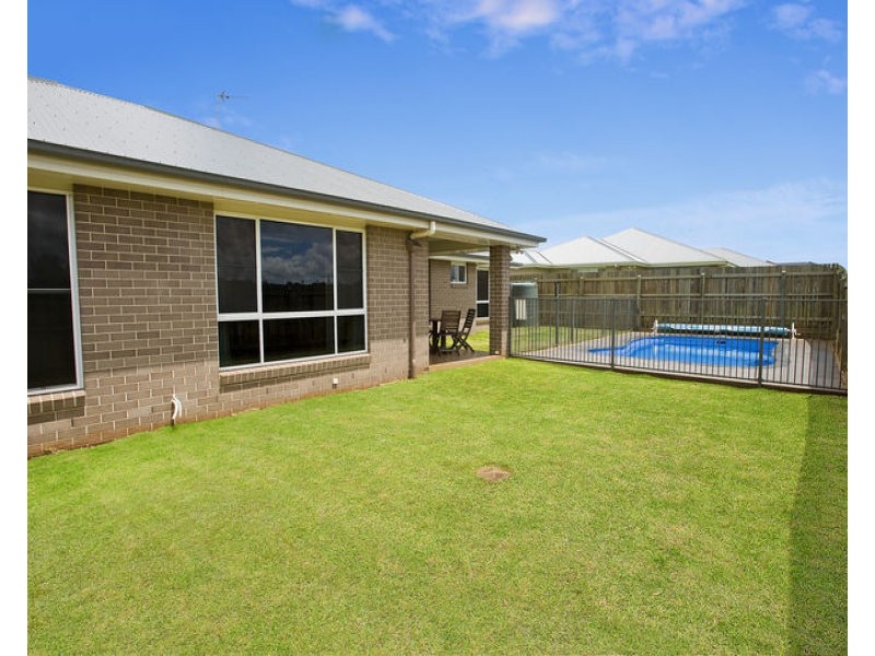 11 Neiwand Street, Kearneys Spring QLD 4350
