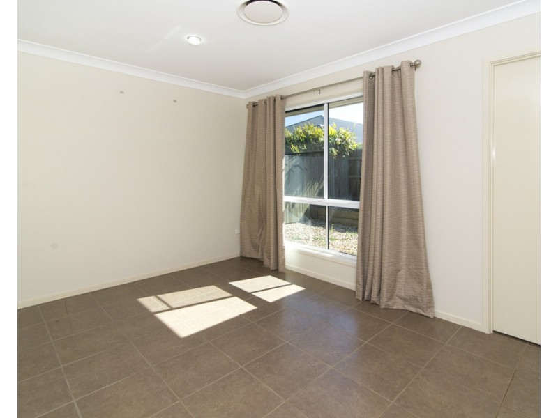 11 Neiwand Street, Kearneys Spring QLD 4350