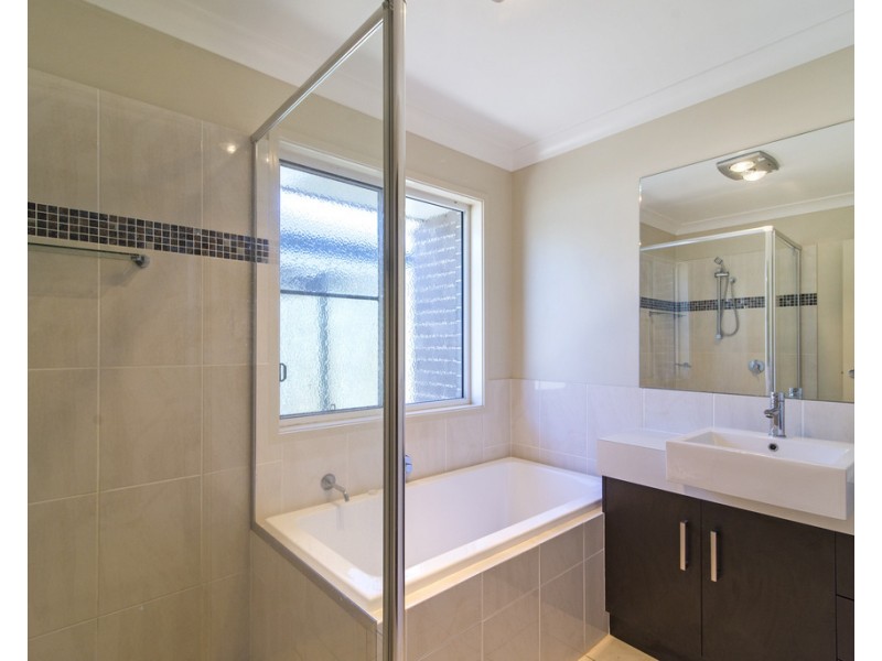 11 Neiwand Street, Kearneys Spring QLD 4350