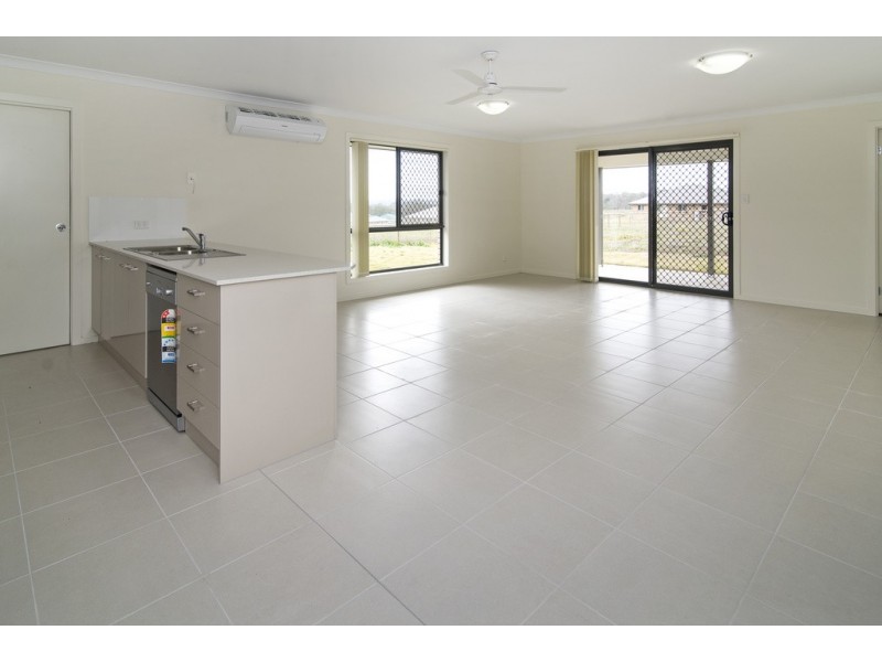 6 Monarch Street, Meringandan West QLD 4352