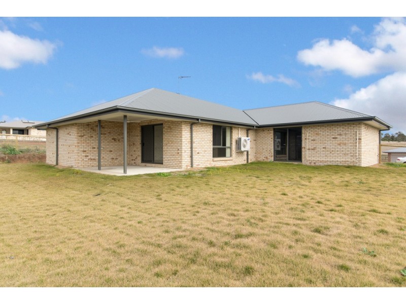 6 Monarch Street, Meringandan West QLD 4352