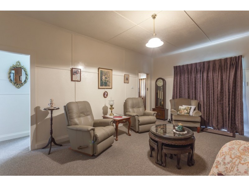 10 Northland Street, Newtown QLD 4350