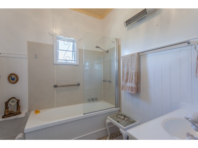 10 Northland Street, Newtown QLD 4350