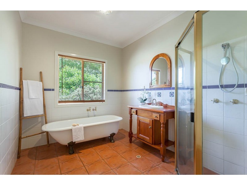 18 Michele Avenue, Highfields QLD 4352