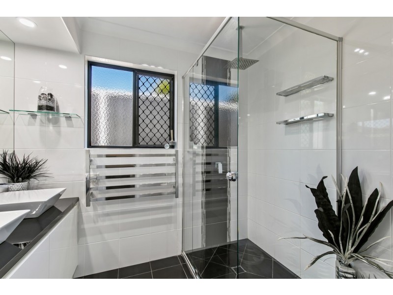 19 Biscay Crescent, Glenvale QLD 4350