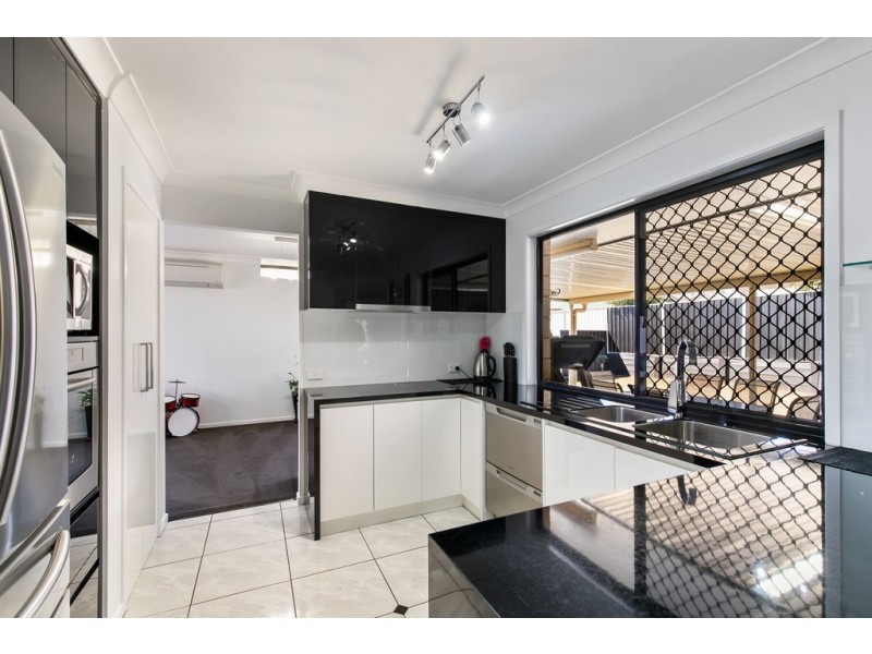 19 Biscay Crescent, Glenvale QLD 4350