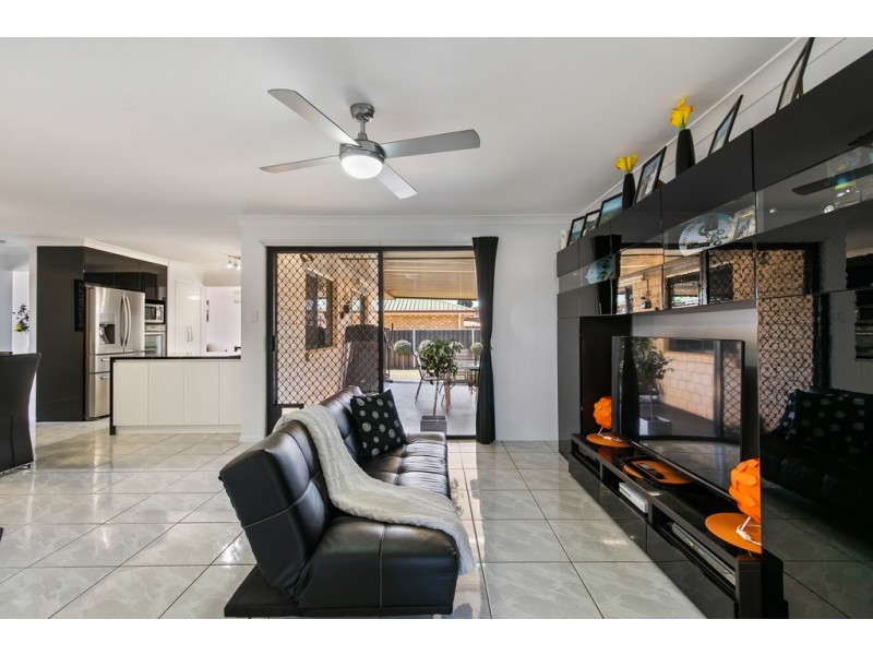 19 Biscay Crescent, Glenvale QLD 4350