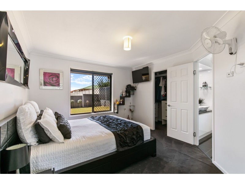 19 Biscay Crescent, Glenvale QLD 4350
