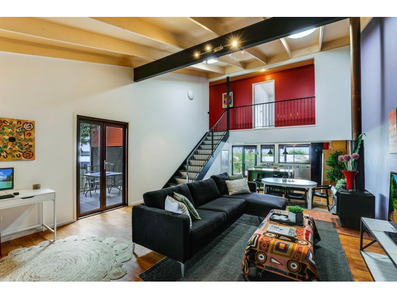 13 Mary Street, Mount Lofty QLD 4350