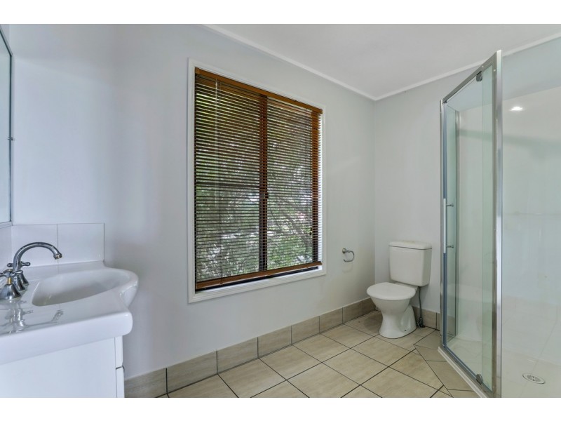 13 Mary Street, Mount Lofty QLD 4350