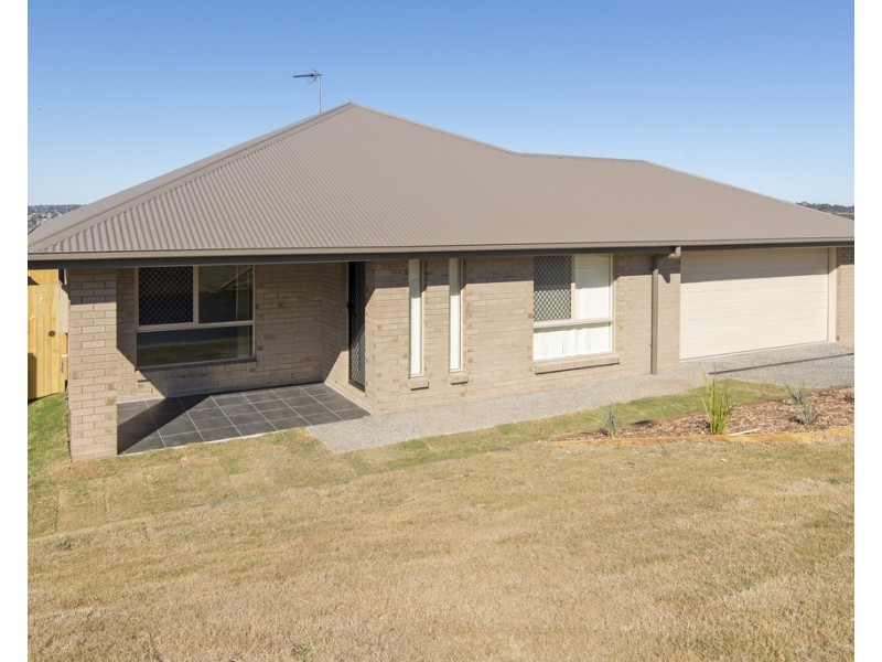 2 Westview Drive, Mount Kynoch QLD 4350