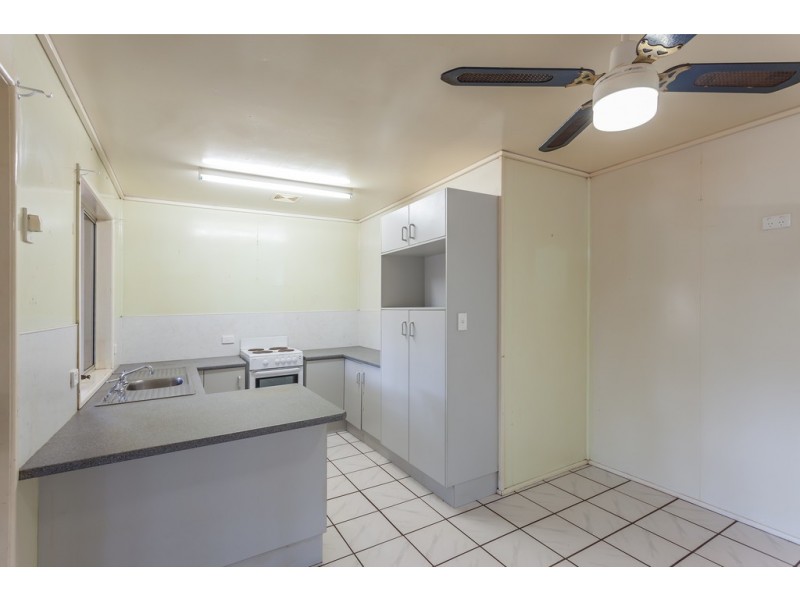 2 Kenora Court, Rockville QLD 4350