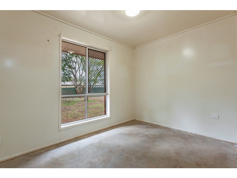 2 Kenora Court, Rockville QLD 4350