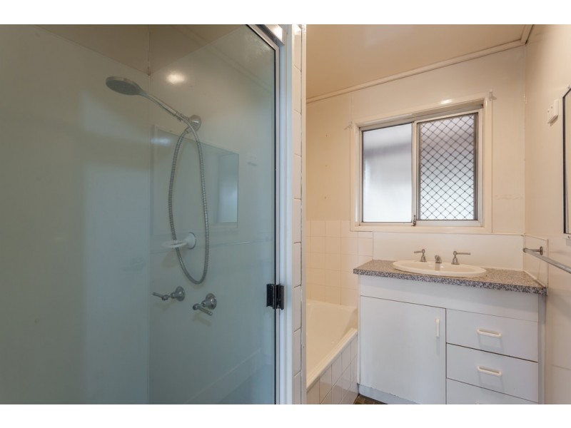 2 Kenora Court, Rockville QLD 4350