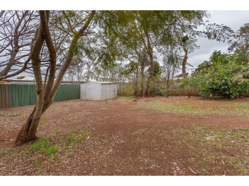 2 Kenora Court, Rockville QLD 4350