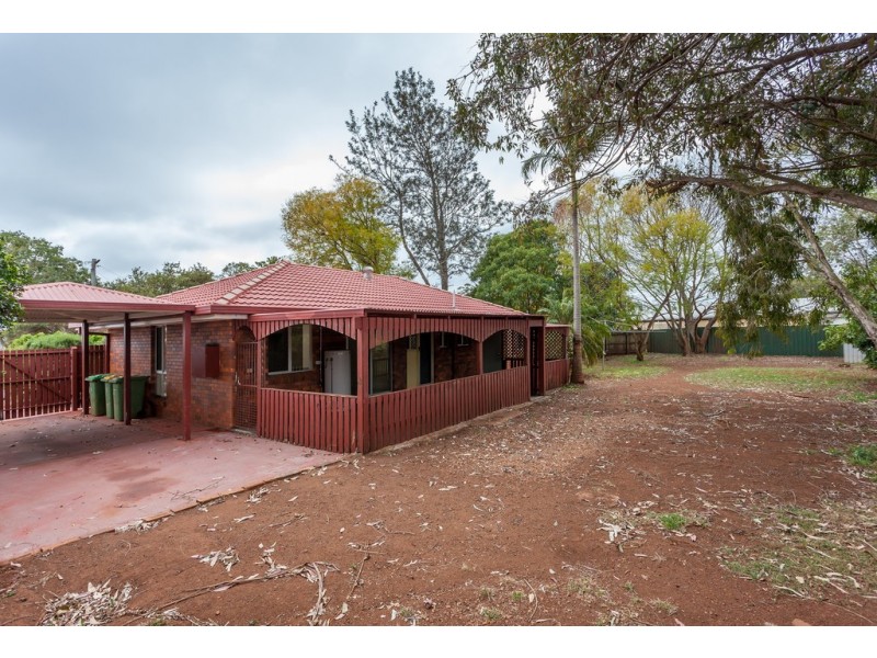 2 Kenora Court, Rockville QLD 4350