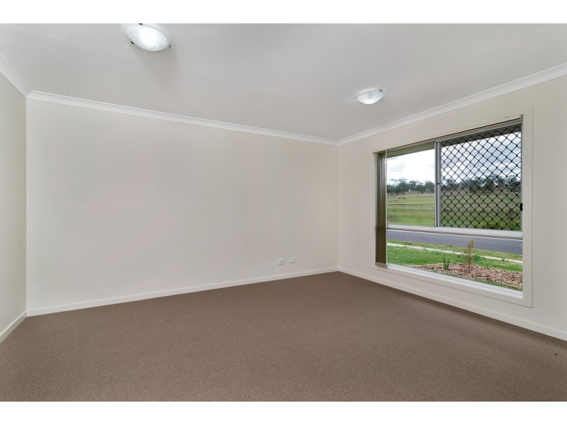 20 Monarch Street, Meringandan West QLD 4352