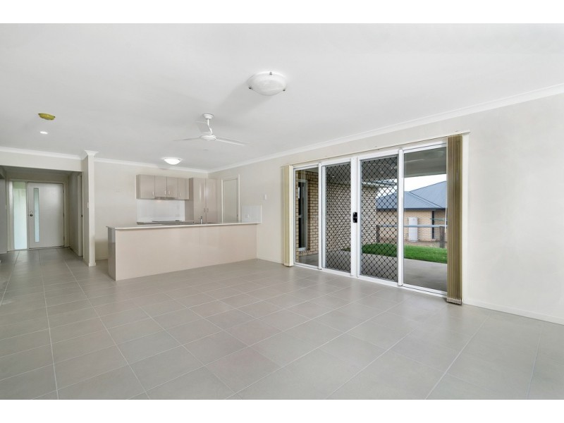 20 Monarch Street, Meringandan West QLD 4352