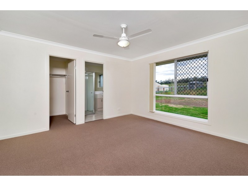 20 Monarch Street, Meringandan West QLD 4352