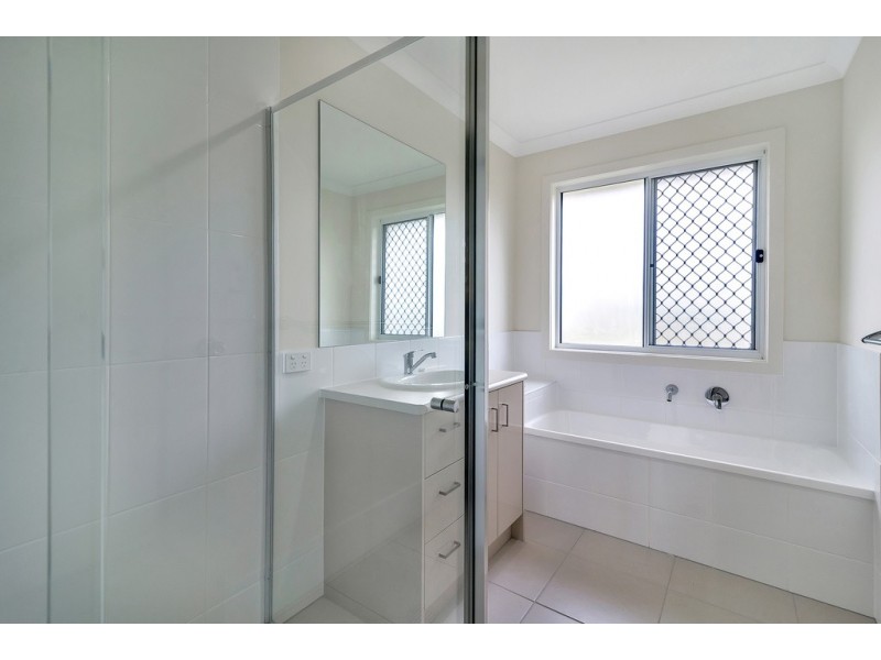 20 Monarch Street, Meringandan West QLD 4352