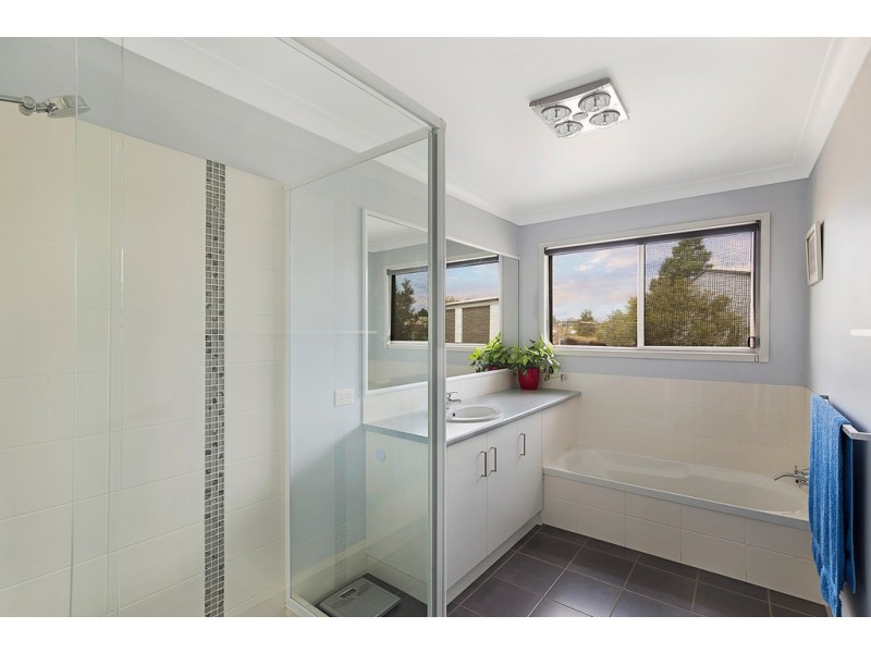 27 Settlers Drive, Gowrie Junction QLD 4352