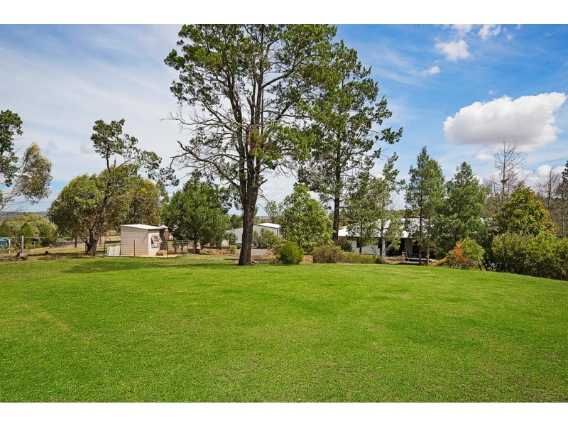 27 Settlers Drive, Gowrie Junction QLD 4352