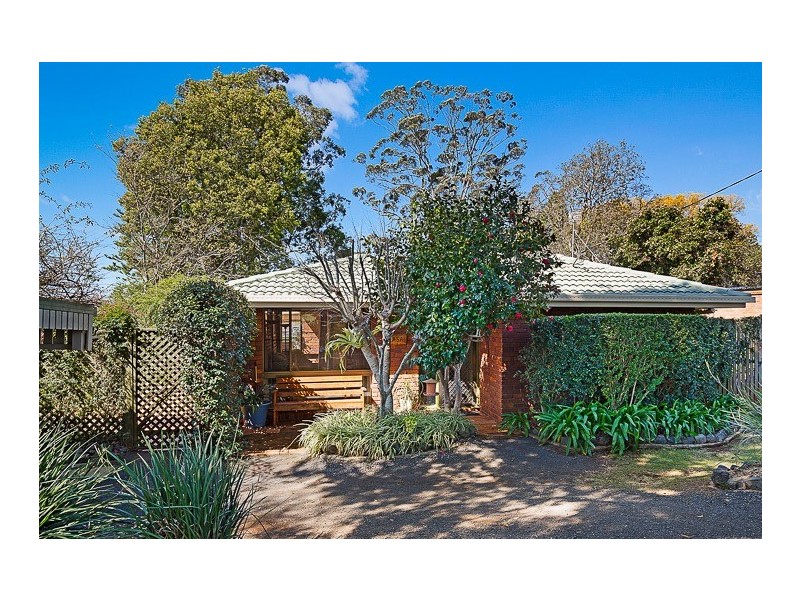 18 Bingara Street, Mount Lofty QLD 4350