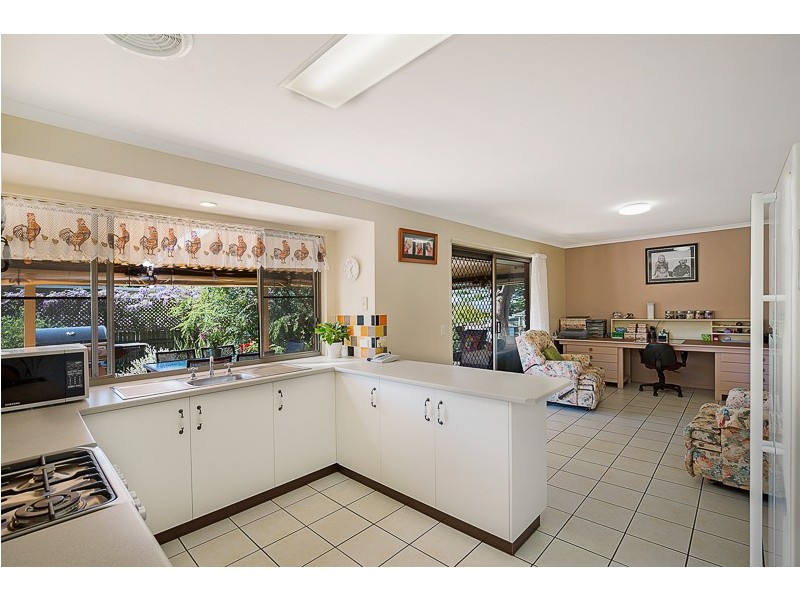 18 Bingara Street, Mount Lofty QLD 4350