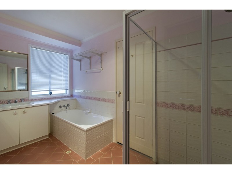 6 Quinlan Court, Darling Heights QLD 4350