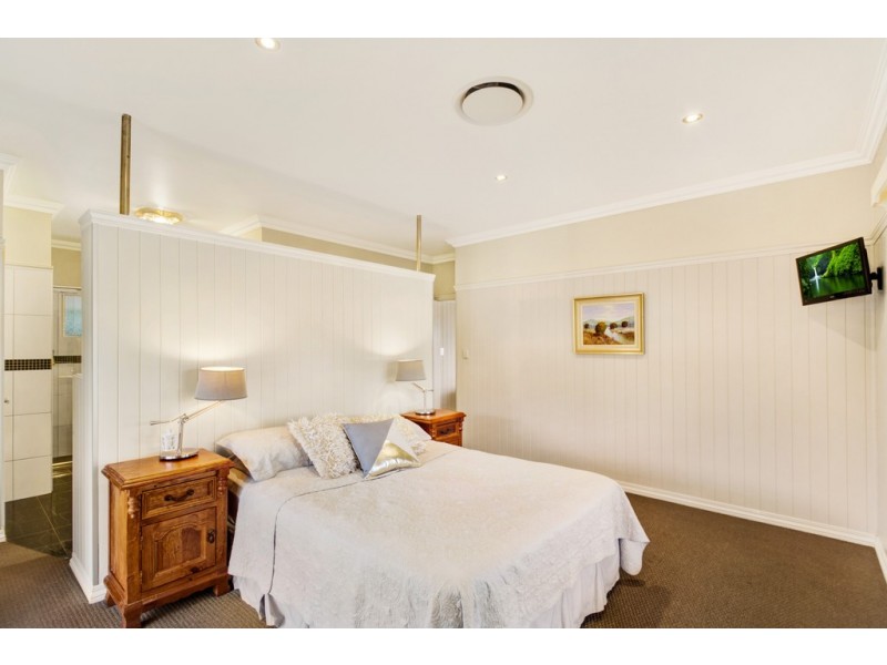 1 Berghofer Drive, Highfields QLD 4352