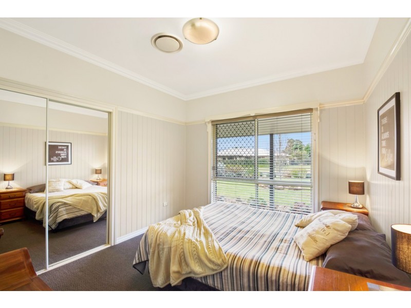 1 Berghofer Drive, Highfields QLD 4352