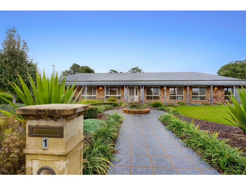 1 Berghofer Drive, Highfields QLD 4352