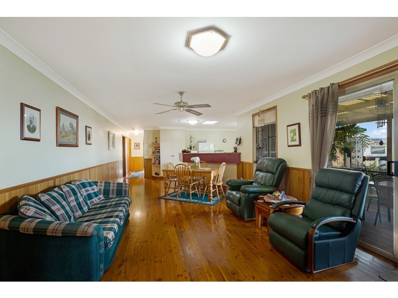 418 Mackenzie Street, Middle Ridge QLD 4350