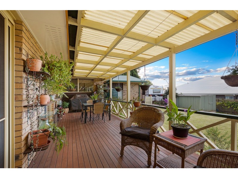 418 Mackenzie Street, Middle Ridge QLD 4350