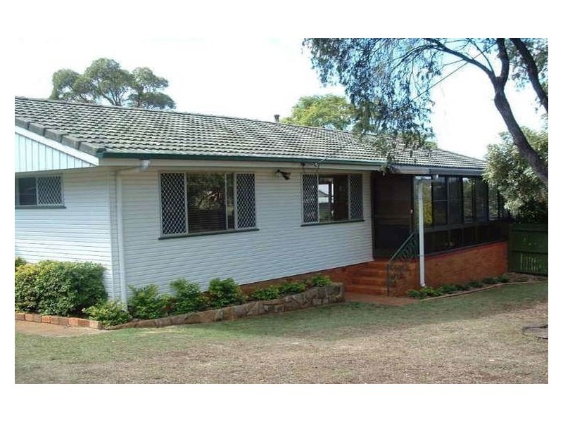 319 West Street, Harristown QLD 4350