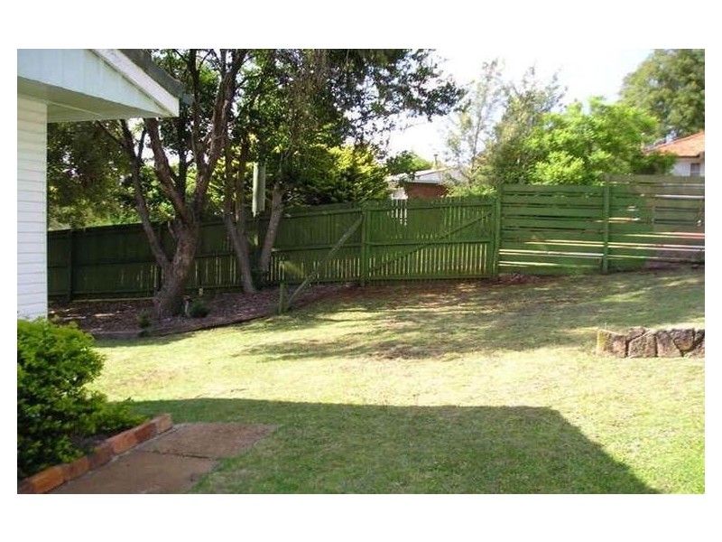 319 West Street, Harristown QLD 4350