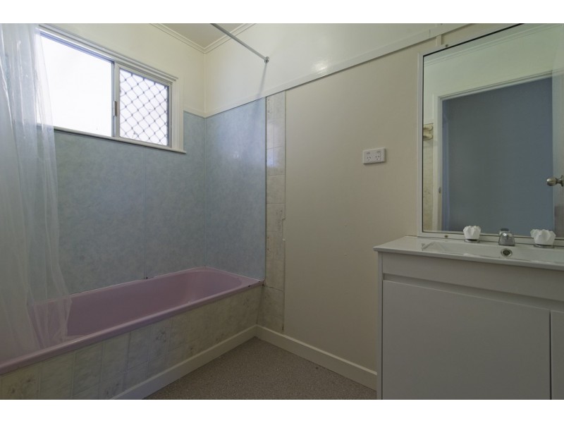 21 Cathro Street, Rockville QLD 4350