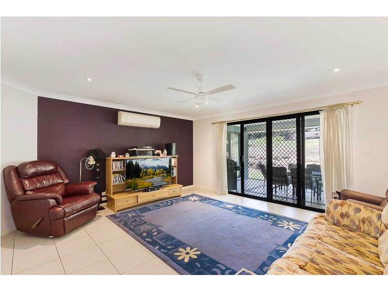 10 Debbie Court, Highfields QLD 4352